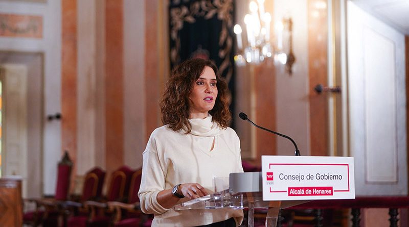 Ayuso alerta de que “vivimos un auténtico caos” por la crisis migratoria y exige coordinación