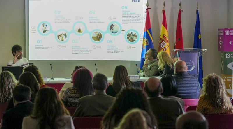 El alcalde de Móstoles, Manuel Bautista, clausuró el Laboratorio de Innovación Abierta del Proyecto MIEB.