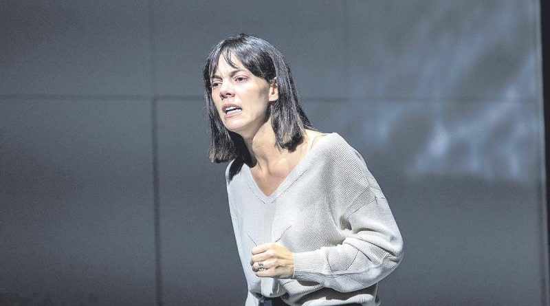Vicky Luengo toma el escenario del Teatro del Bosque con "Prima Facie".