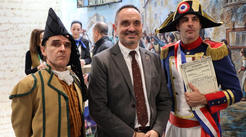 Manuel Bautista, en el stand del Ayuntamiento de Móstoles en FITUR