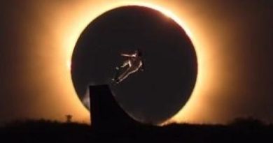 Danny León, el skater mostoleño que se convirtió en la imagen más viral del eclipse total