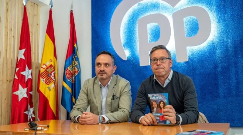 El secretario general del PP de Madrid, Alfonso Serrano, garantiza su apoyo al alcalde Manuel Bautista si quiere repetir como candidato en Móstoles