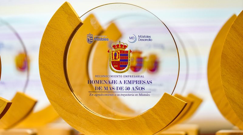 Móstoles homenajea a 24 empresas y comercios con más de 50 años de trayectoria